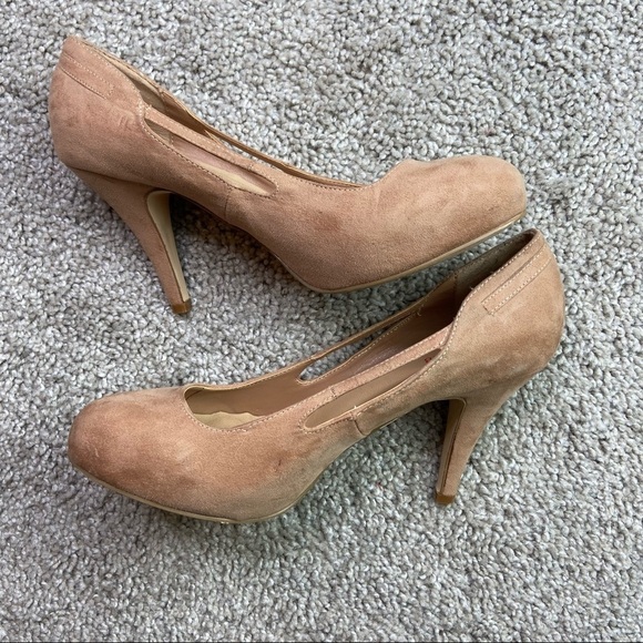 JustFab Marlena Tan Faux Suede Round Toe Cutout Stiletto Pumps Womens 7.5 - Picture 2 of 8